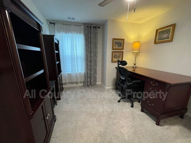 Building Photo - 577 McLernon Trce