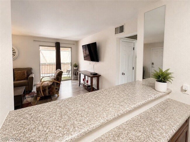 Building Photo - 5026 River Glen Dr