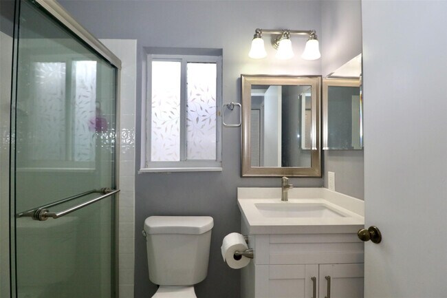 Building Photo - 1466 Mira Vista Cir