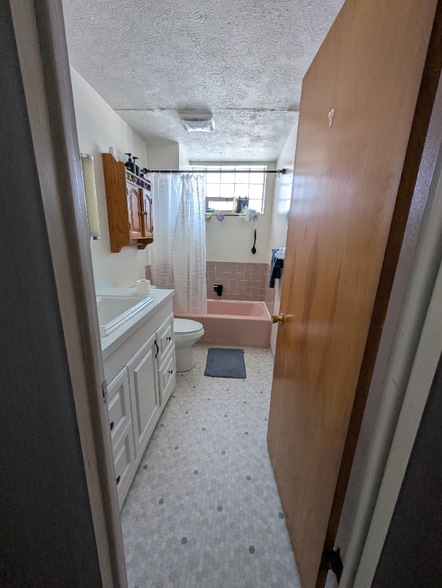 Building Photo - 2660 Central Ave