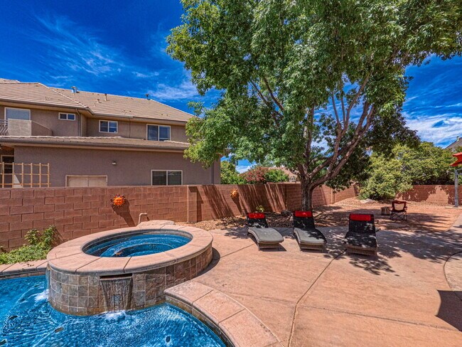 Building Photo - 2478 E Springs Dr