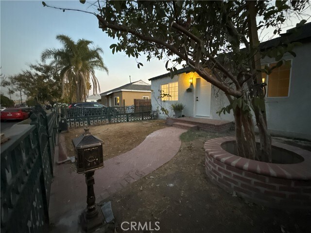 Building Photo - 7879 Claybeck Ave