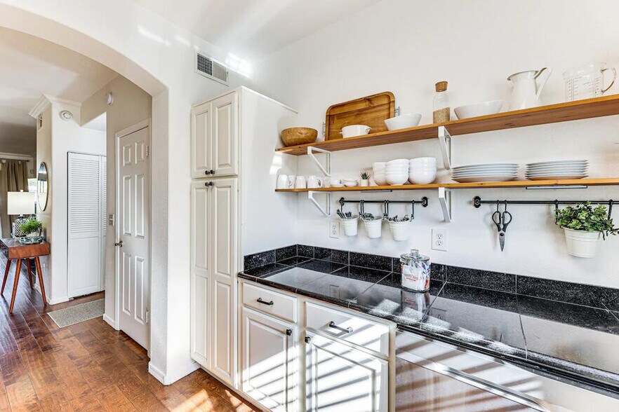 Building Photo - 5335 E Shea Blvd