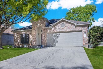 Building Photo - 213 Tapwood Ln