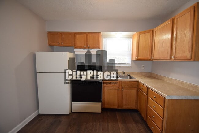 Building Photo - 2410 N Lesley Ave