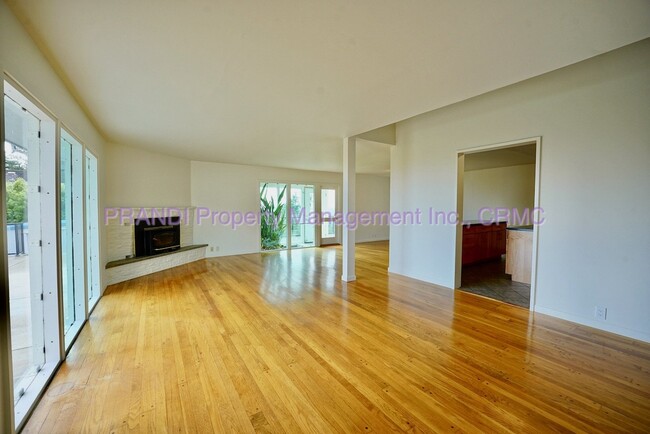 Building Photo - Mt. Tam View Home with Hardwood Floors and...