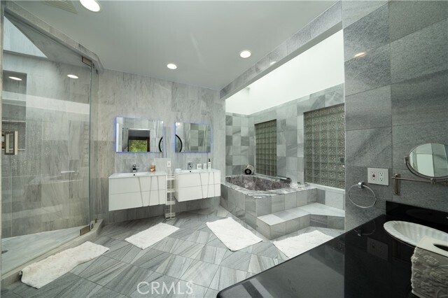 Building Photo - 1733 Vallecito Dr