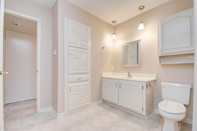 Building Photo - 3907 Postwood Dr