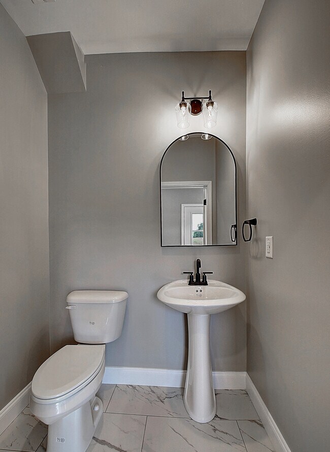 Building Photo - 556 Catalina Ct