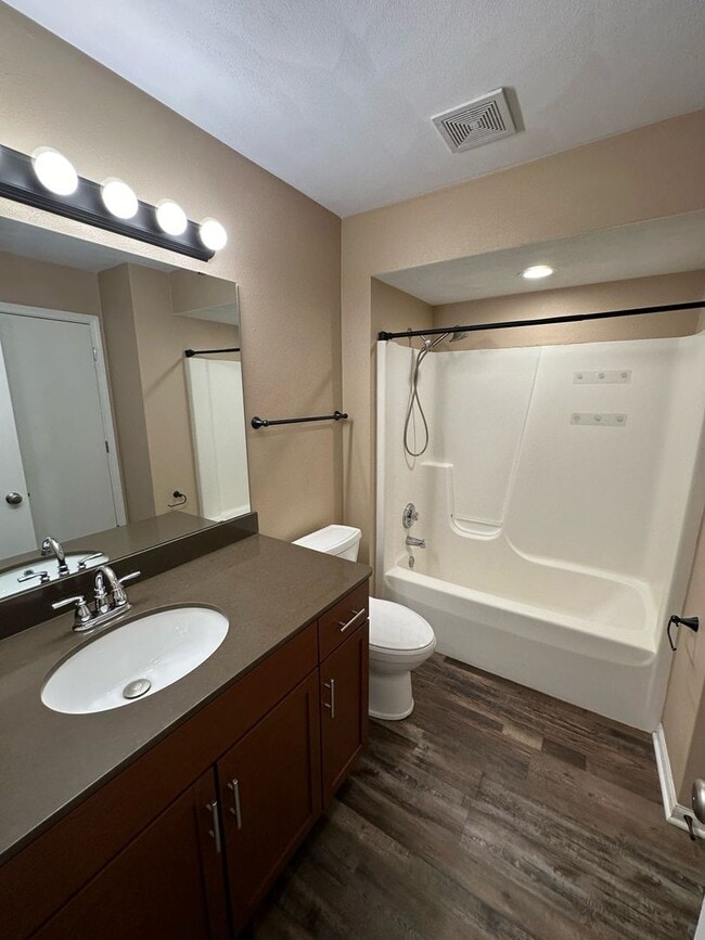 Building Photo - Rockford Townhomes East