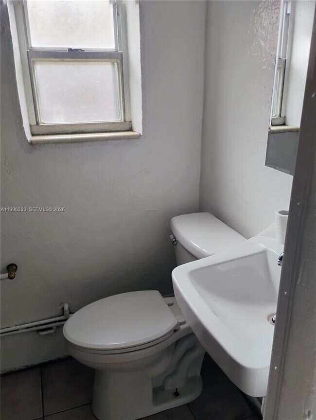 Building Photo - 254 SW 15th St