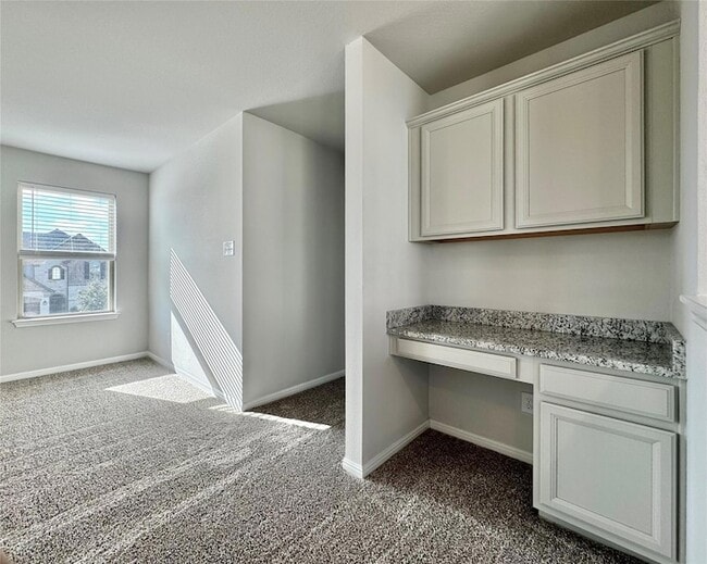 Building Photo - 5701 Pleasanton Pkwy
