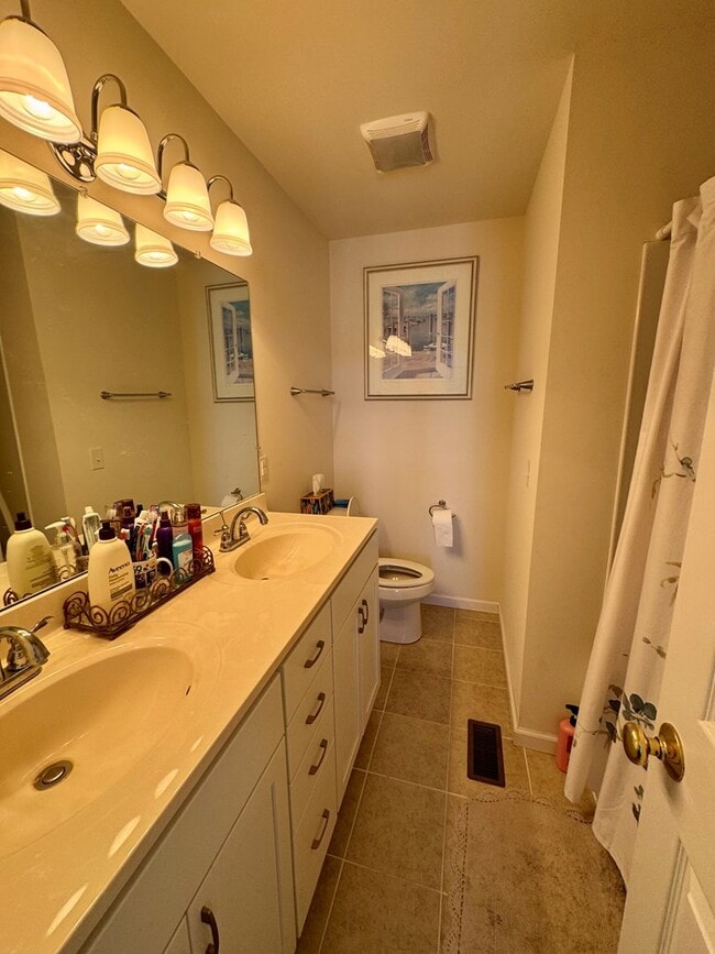 Building Photo - 6386 Waters Edge Dr