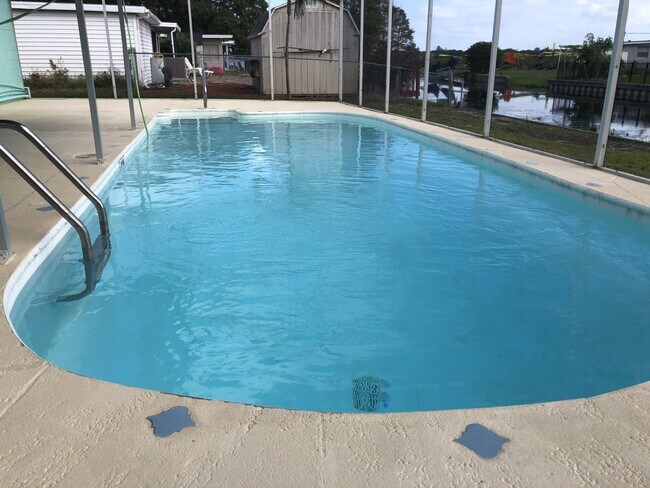 30’ pool - 10154 118th Ave