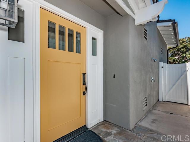 Building Photo - 2063 Cambridge Ave