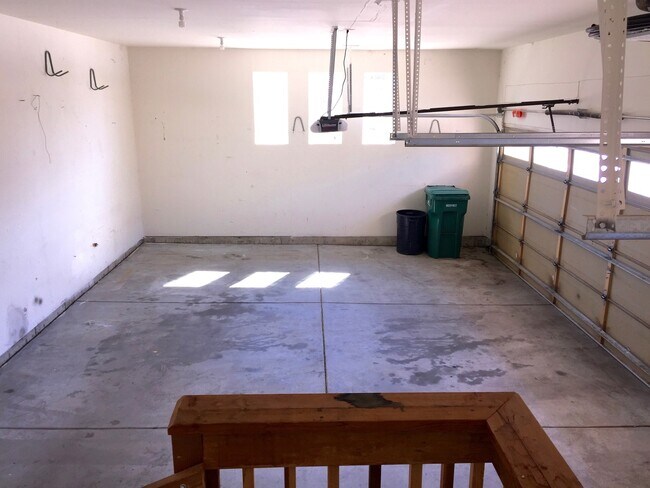 Building Photo - Stunning 4 Bedroom Home In Cross Creek area of Aurora