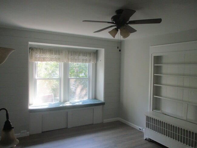 Building Photo - 10 Leuvine St