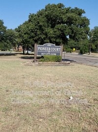 Building Photo - 4004 W Pioneer Dr