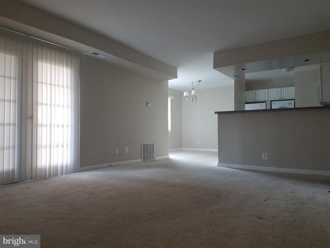 Building Photo - 2500 Markham Ln