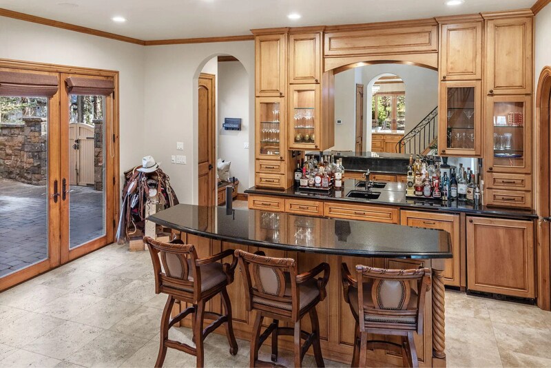 Building Photo - 61725 Broken Top Dr