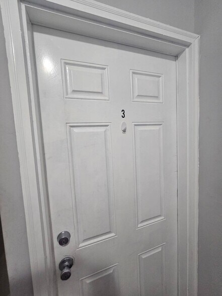 Front Entrance - 5210 Master St