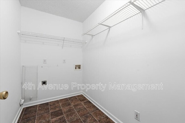 Building Photo - 407 Crested View Dr