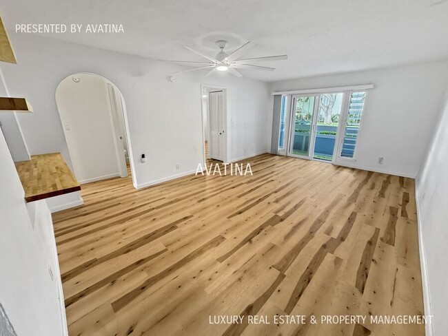 Building Photo - Video! Beautifully Renovated  Kailua Condo!