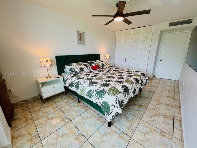 Building Photo - 8233 Harding Ave