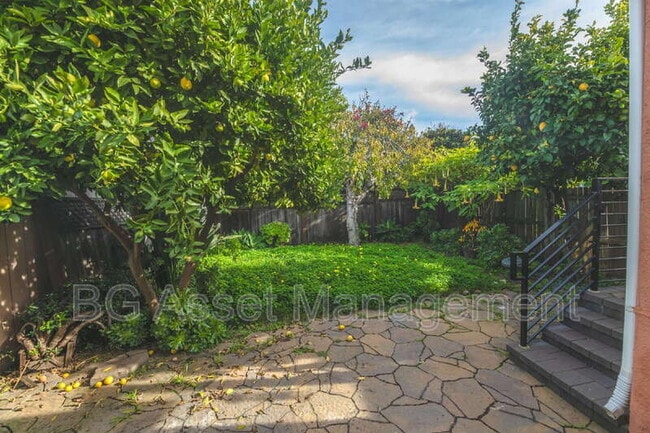 Building Photo - 5524 Shattuck Ave.