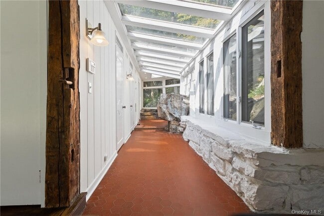 Building Photo - 176 Honey Hollow Rd