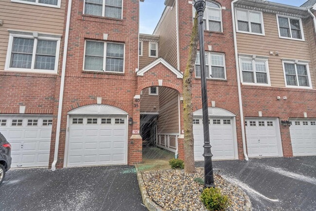 Building Photo - 40 Lydia Dr