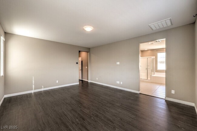 Building Photo - 10783 Searchers Ave