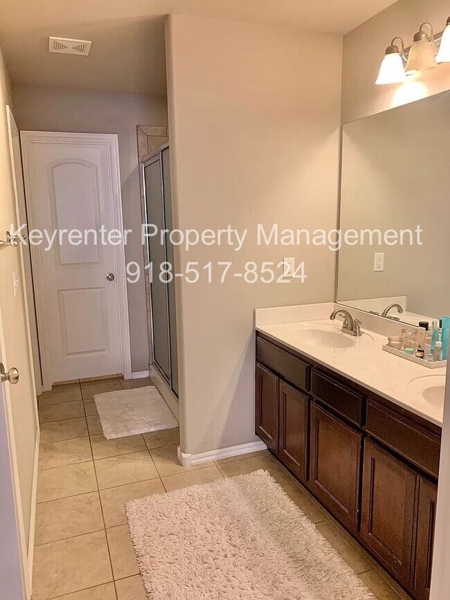 Building Photo - 3 Bed | 2 Bath in Owasso!