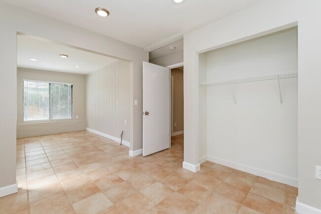 Building Photo - 7019 Drury St