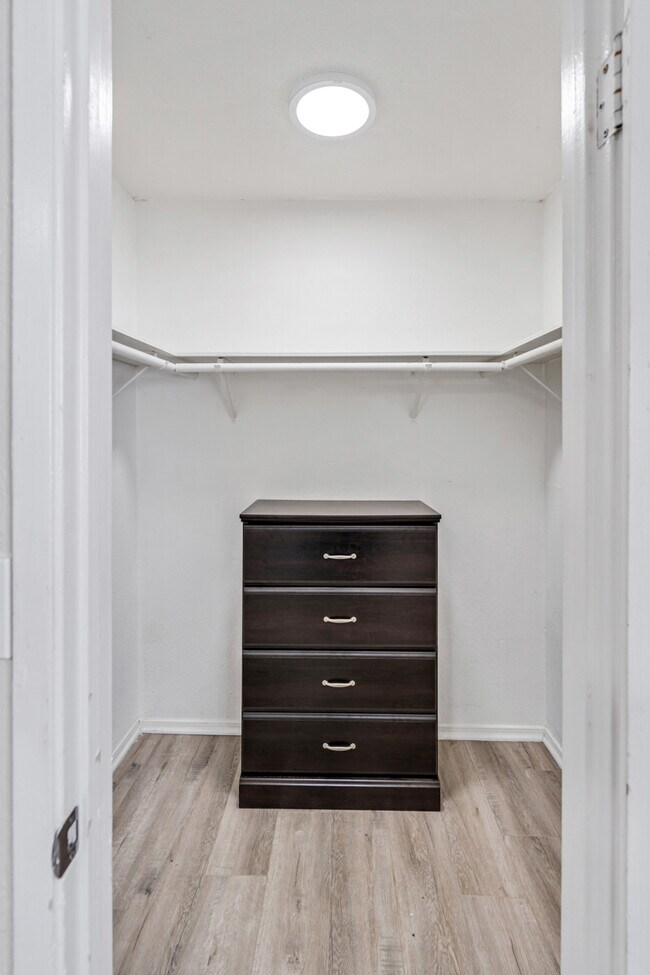 Building Photo - 4253 Central Ave