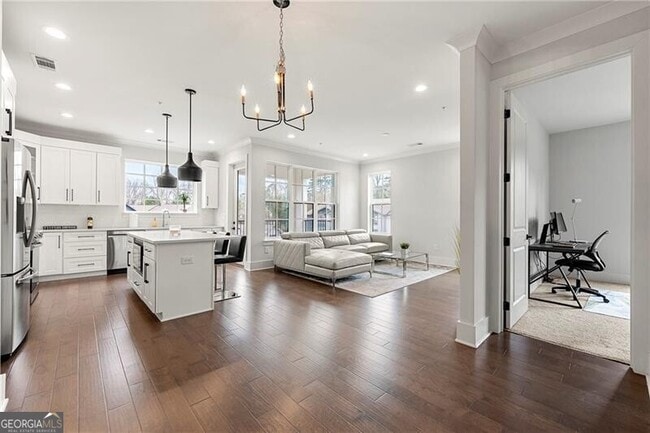 Building Photo - 6890 Peachtree Dunwoody Rd