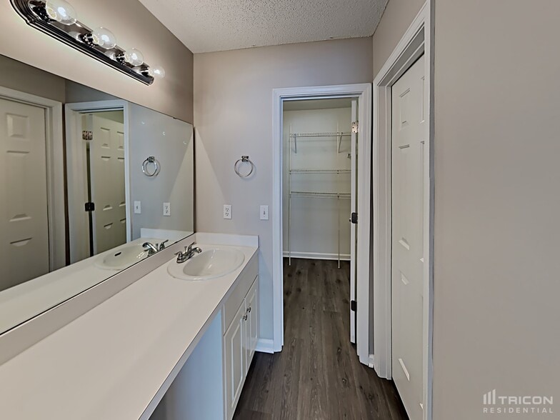 Building Photo - 8 Glennvale Ct