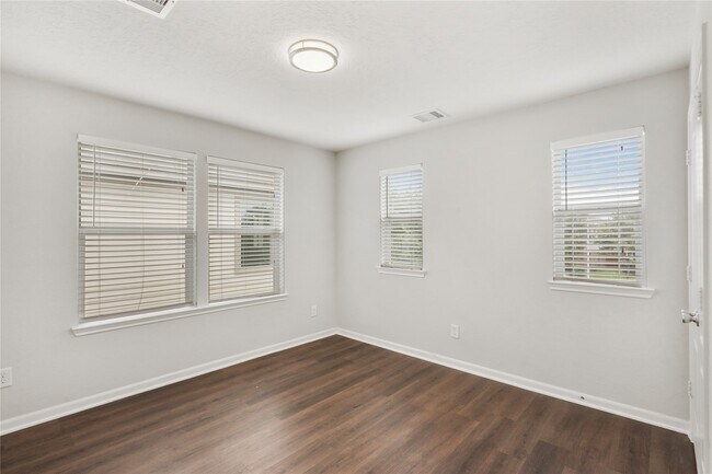 Building Photo - 22207 Woodseem Ct