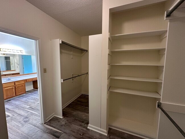 Building Photo - 3510 Sara Woods Dr