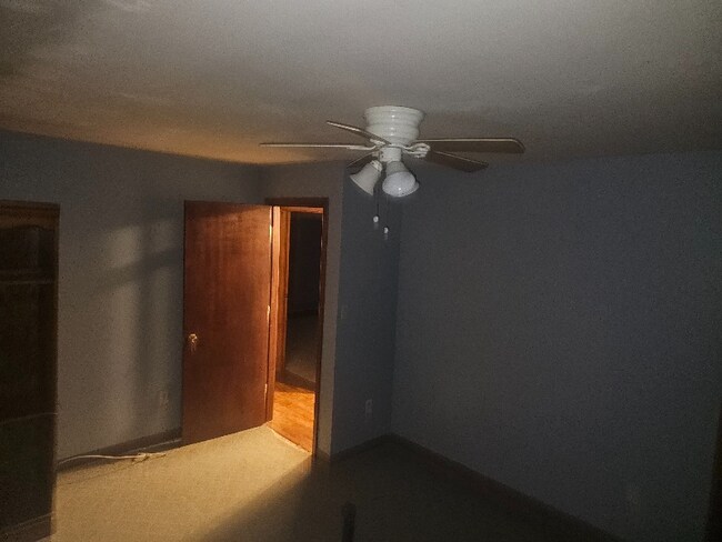 Building Photo - 19 Lloyd Dr