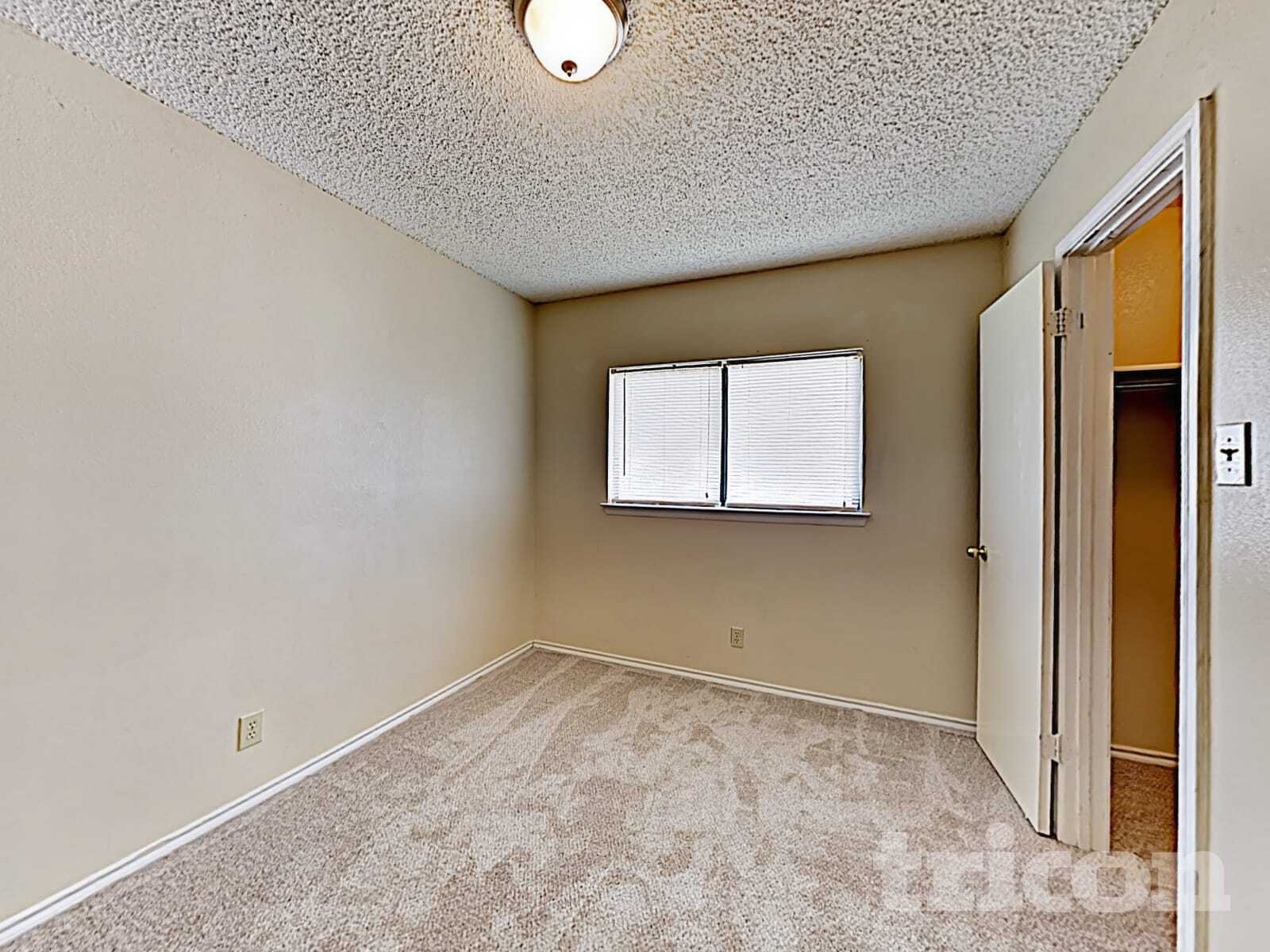 Building Photo - 8015 Chestnut Barr Dr