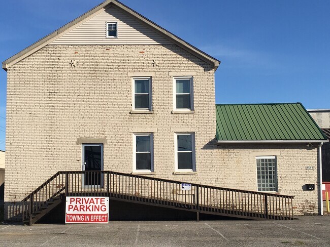 Building Photo - 1512 Front St