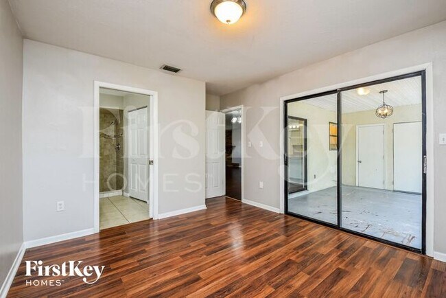 Building Photo - 18500 Miami Blvd