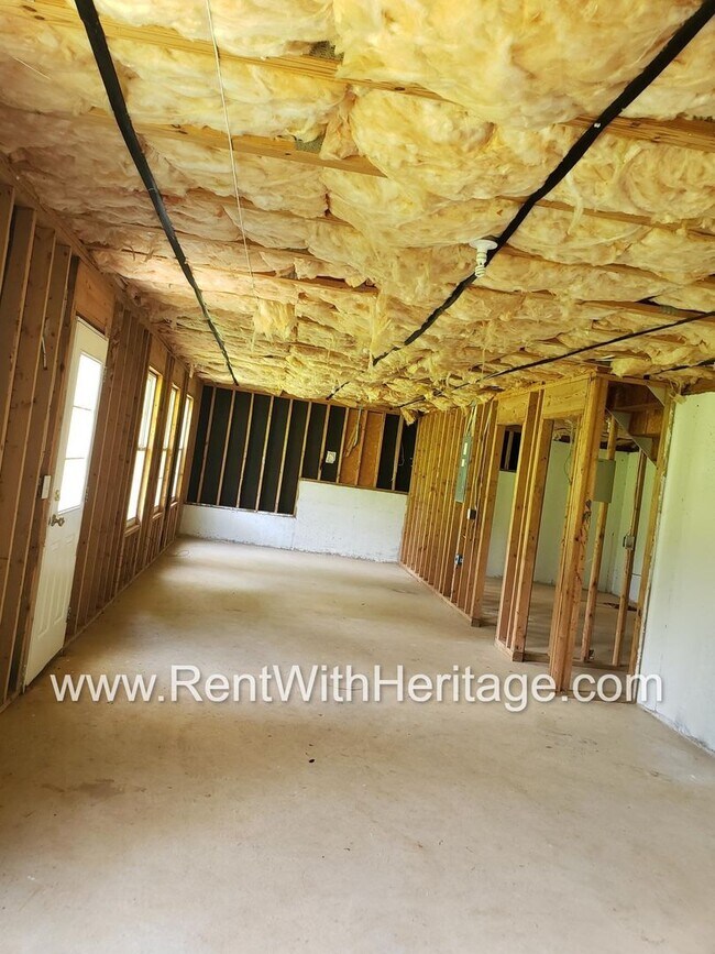Building Photo - 179 Parkview Ln