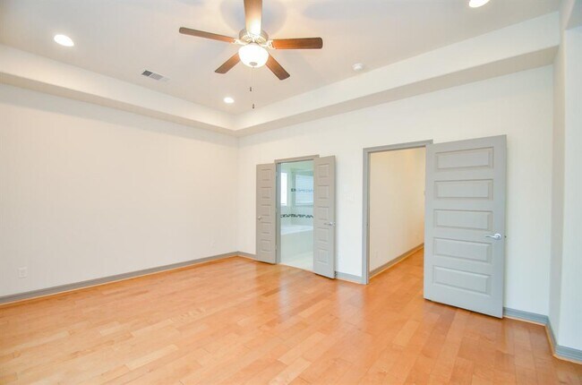 Building Photo - 5943 Kansas St