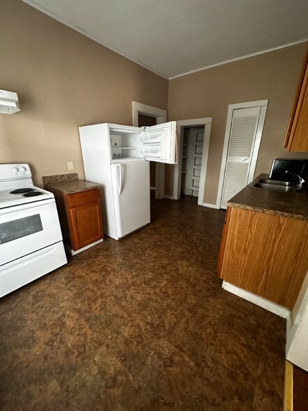 Building Photo - 786 W Tarleton St