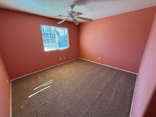 Building Photo - Gorgeous and spacious 5 bedroom FURNISHED home in Canyon Crest for rent!