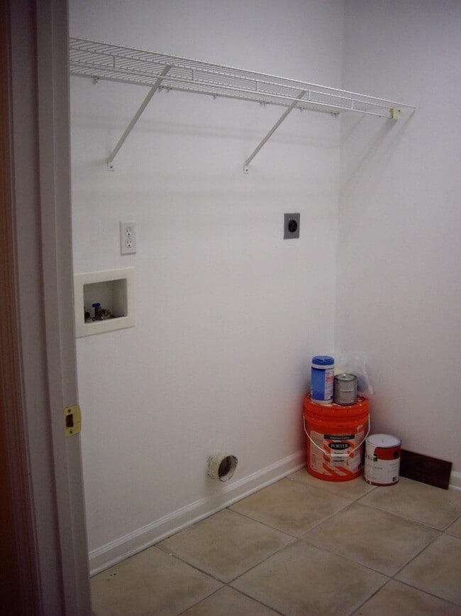 Building Photo - 1043 Winter Ln