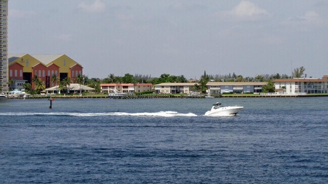 Building Photo - 1025 Sugar Sands Blvd