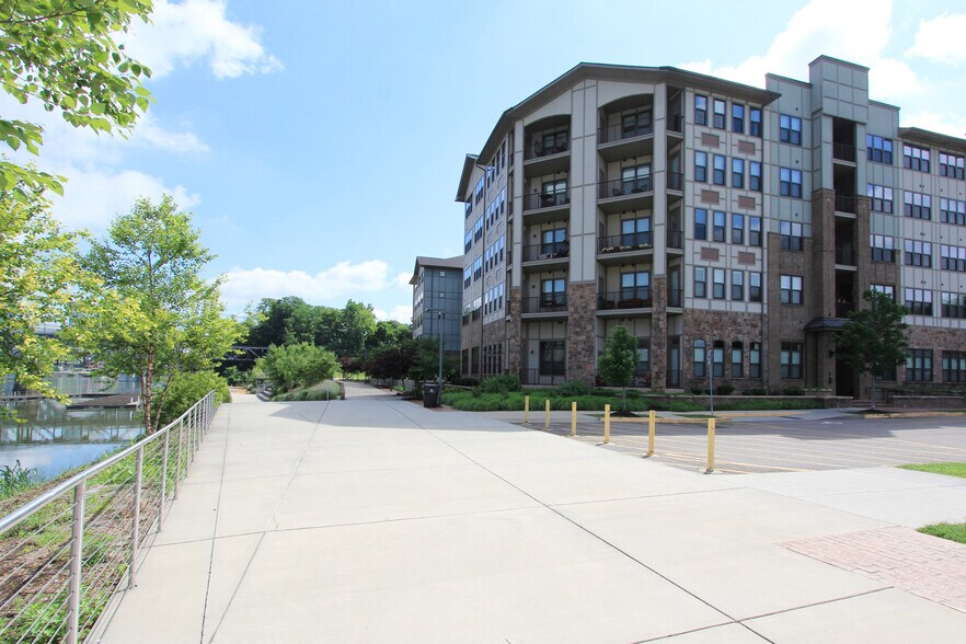 Building Photo - 445 W Blount Ave